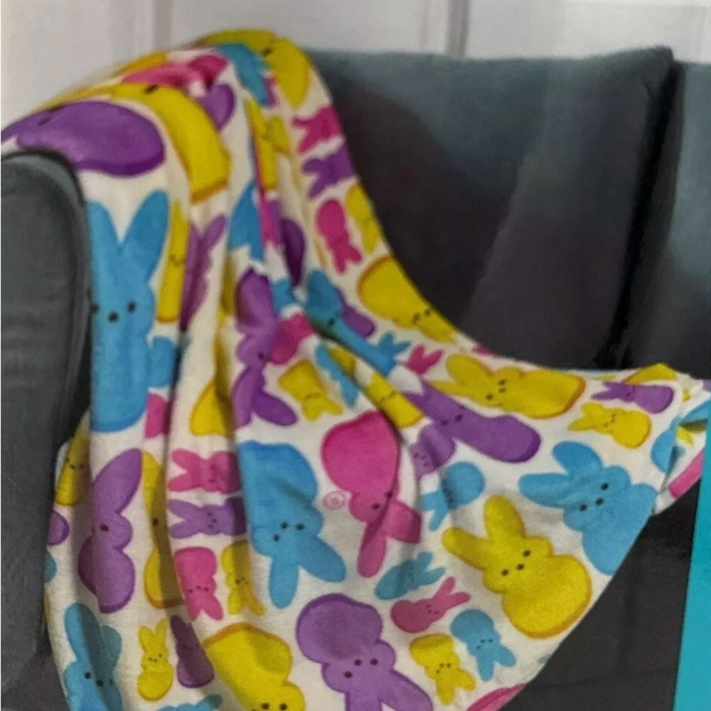 Peeps Printed Plush Throw- NWT - Picture 9 of 11